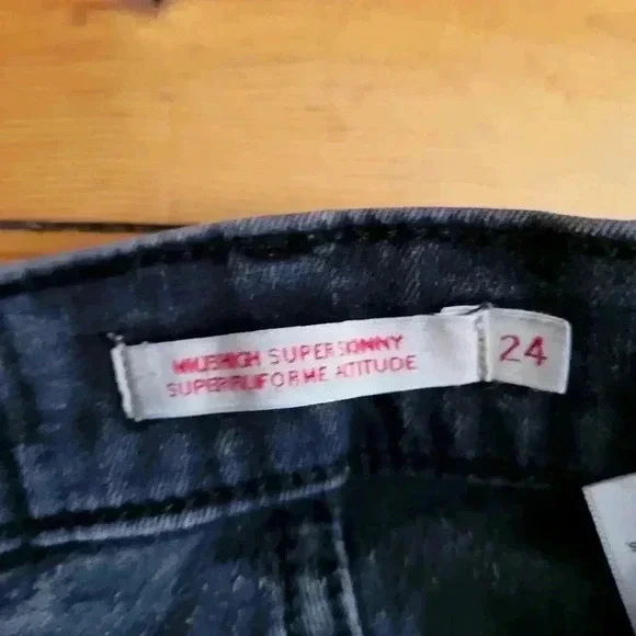 Levi's - Picture 4 of 6